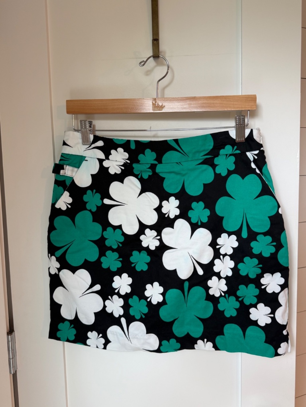 Royal & Awesome Irish Shamrock Golf Skirt Sz 8 Skort